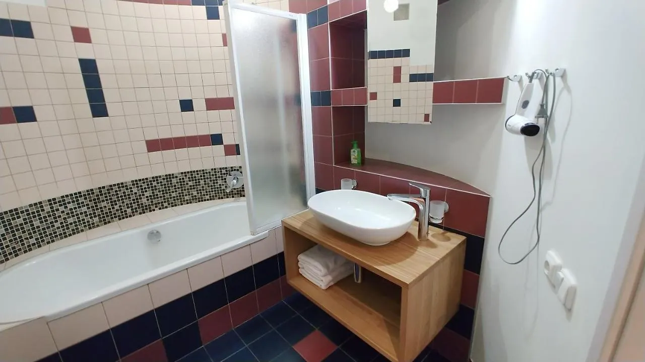 Квартира С Террасой, Крещатик 29, Бессарабка Kyiv Apartment